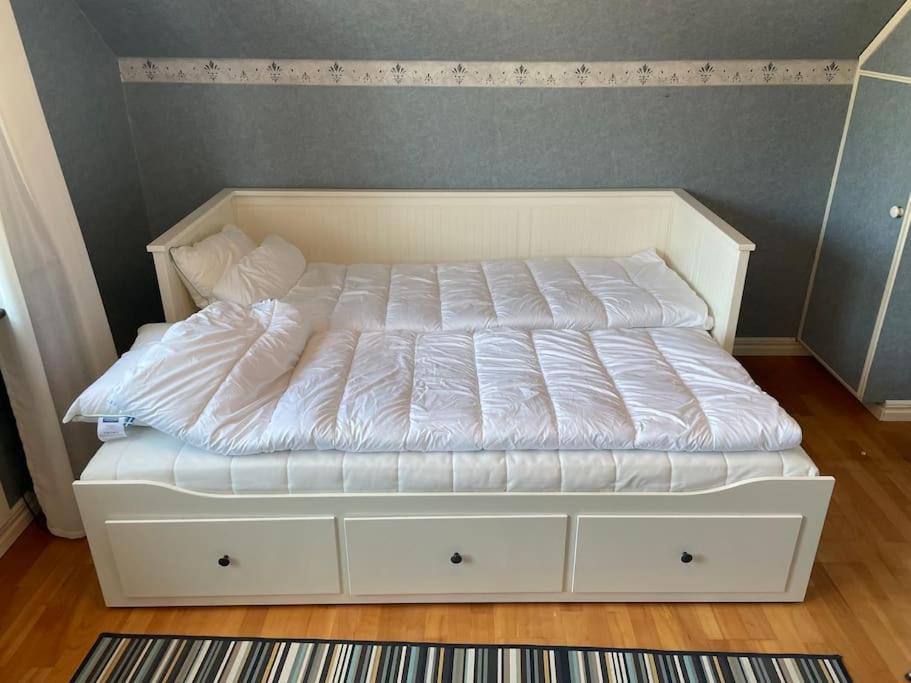 Vila Familjevaenligt Hus Naera Isaberg! Hestra Exteriér fotografie